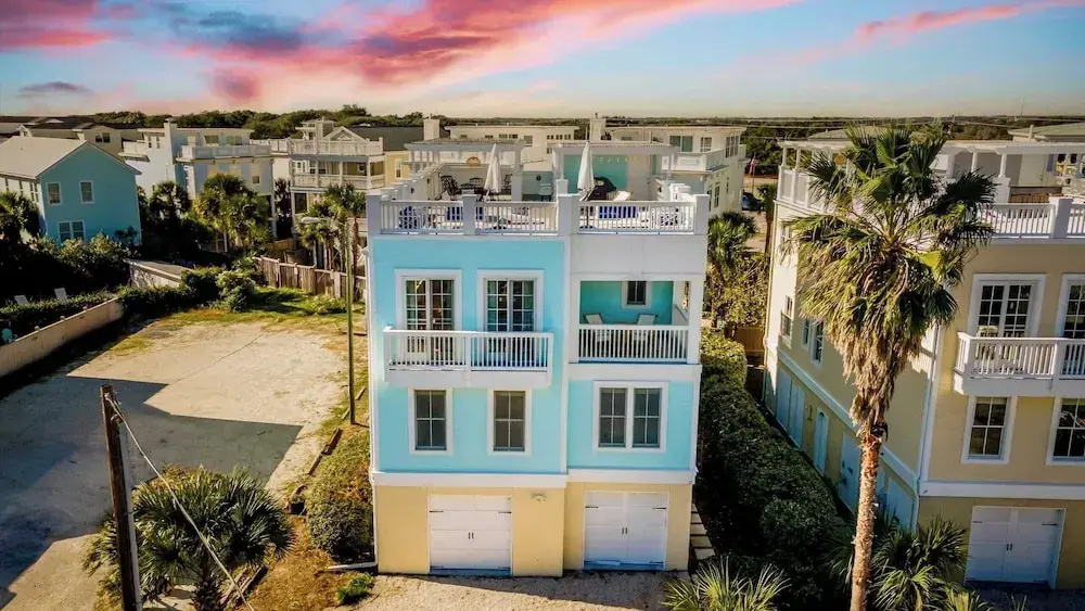 Sea Shell by Avantstay Breezy Beachside Getaway w/ Rooftop Deck & 6 BRs