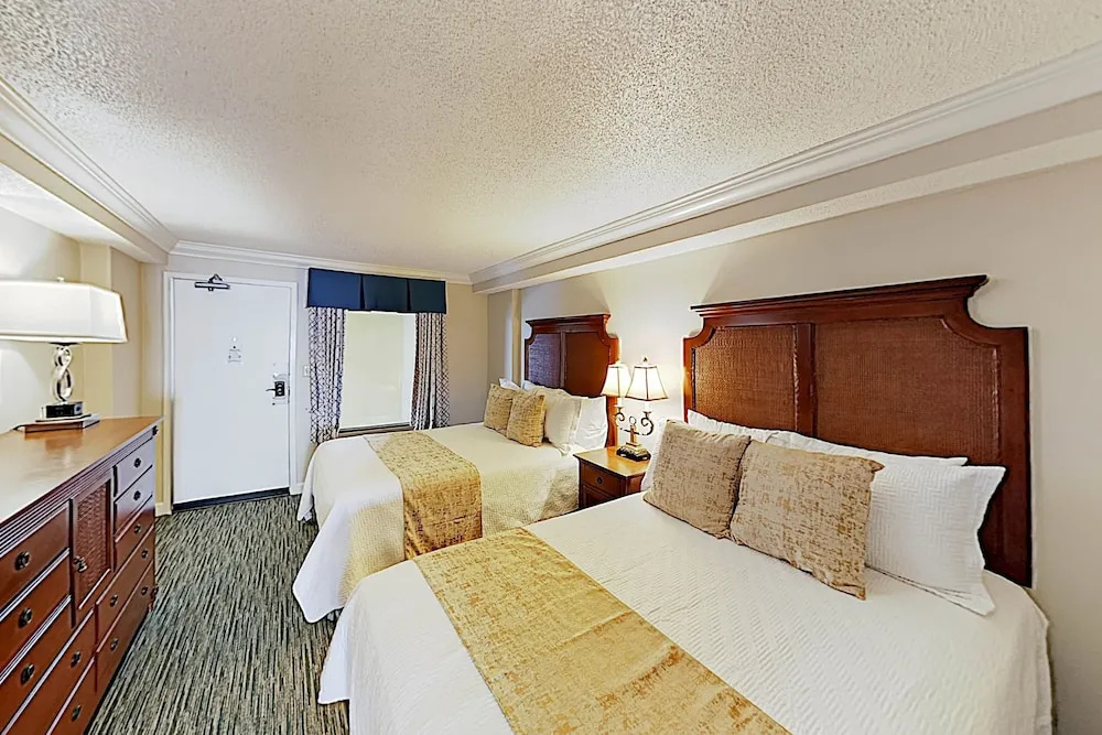 New Listing! Beach Penthouse W/ All-season Pool 1 Bedroom Condo