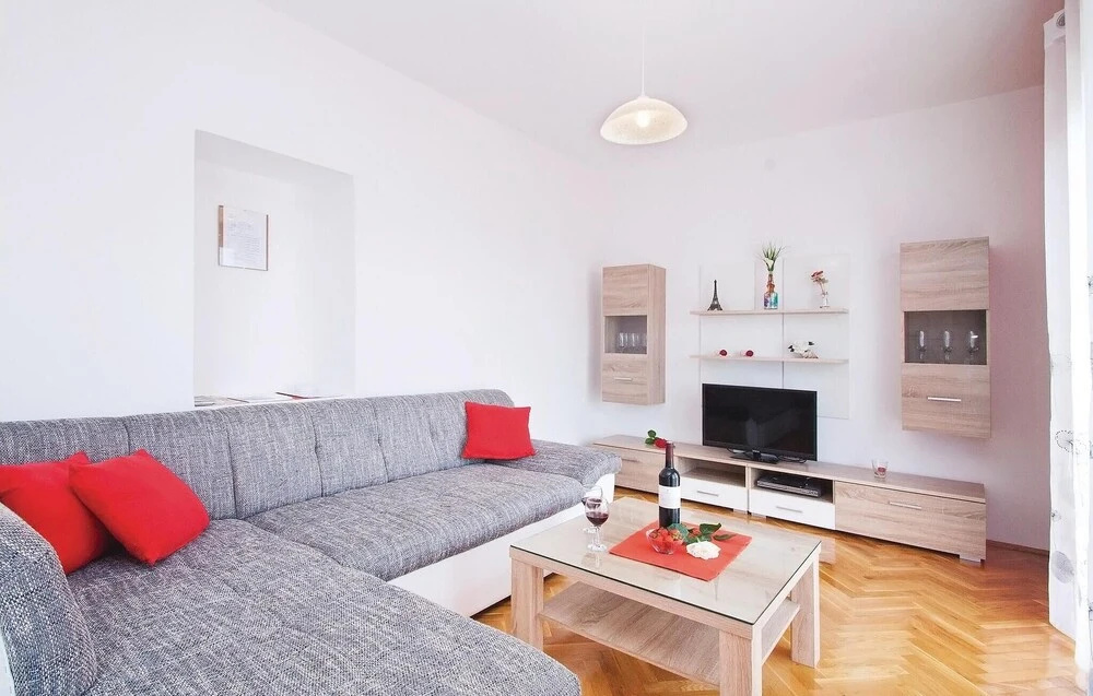 Beautiful Home in Pula With Wifi and 2 Bedrooms