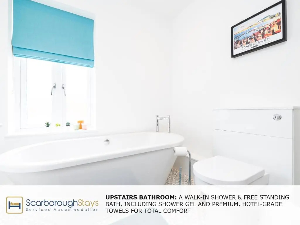 Scarborough Stays - Trafalgar Lodge - 4 bedroomed house - Free Parking