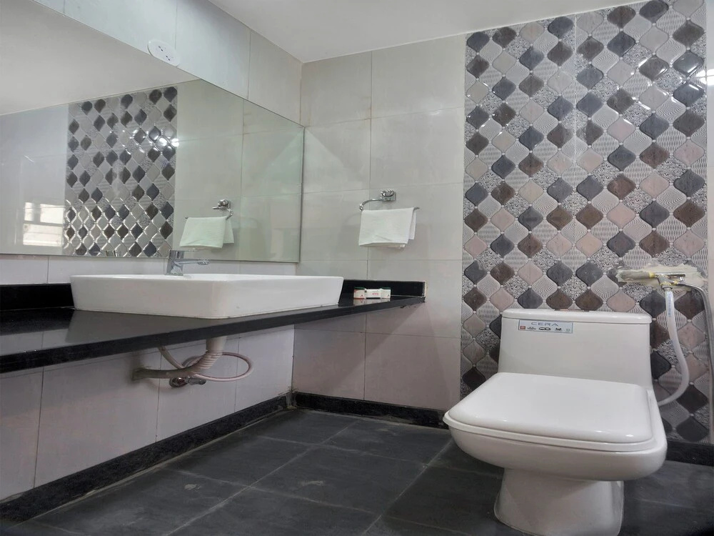 OYO 11576 Hotel Krishna Regency