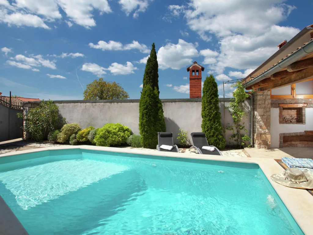 Luxurious Holiday Home in Barban With Private Pool