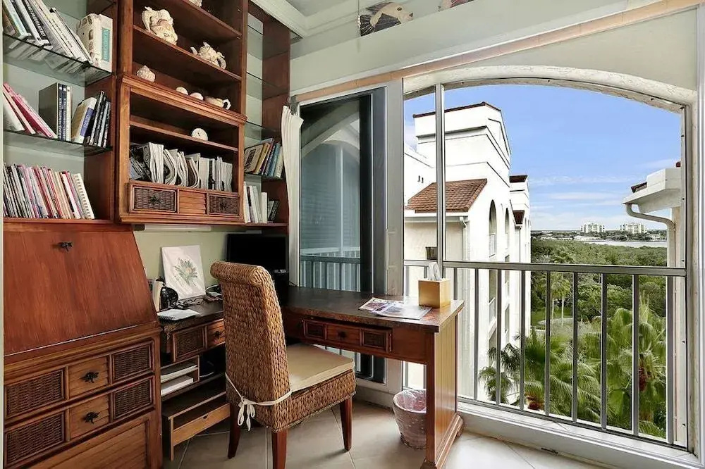 Royal Marc #50612 - 3 Br Condo