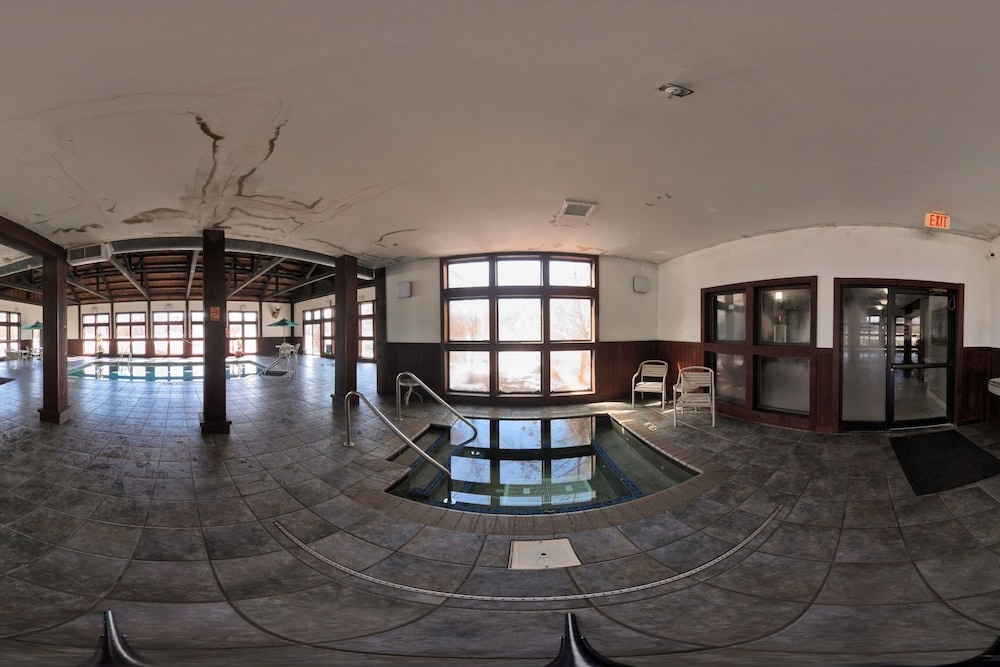 Coratel Plus Suites by Jasper Black River Falls