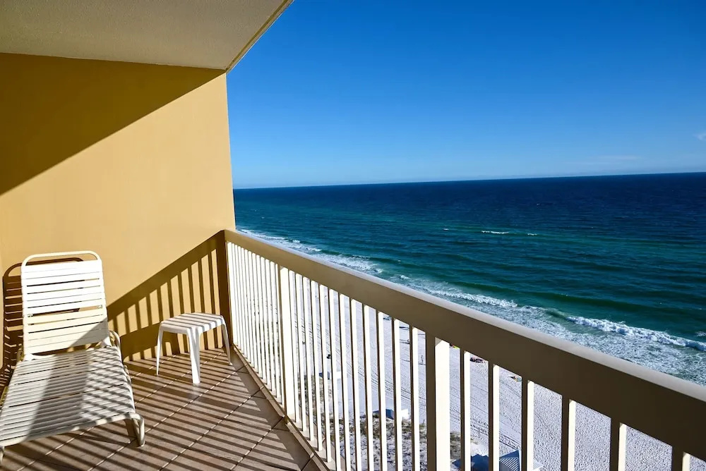 Pelican Beach 1506 1 Bedroom Condo by Pelican Beach Management