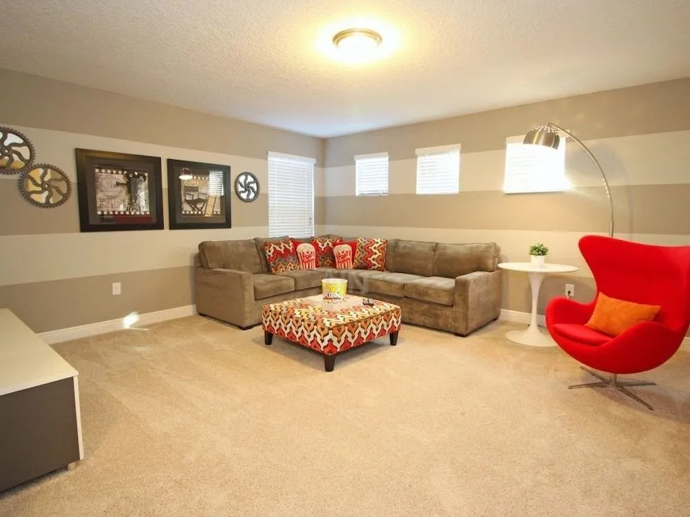 5 Bedrooms Vacation Homes by RedAwning