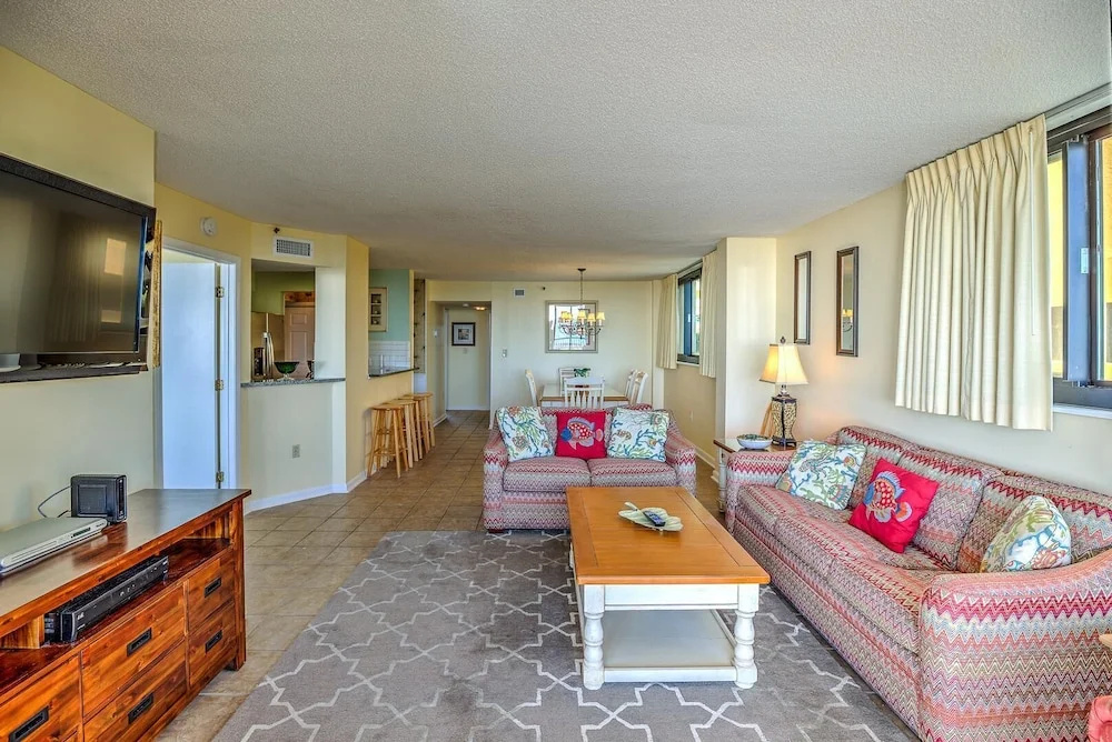 Sea Winds 101 3 Bedroom Condo
