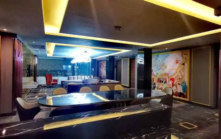 Crystal Hotel Bangkok