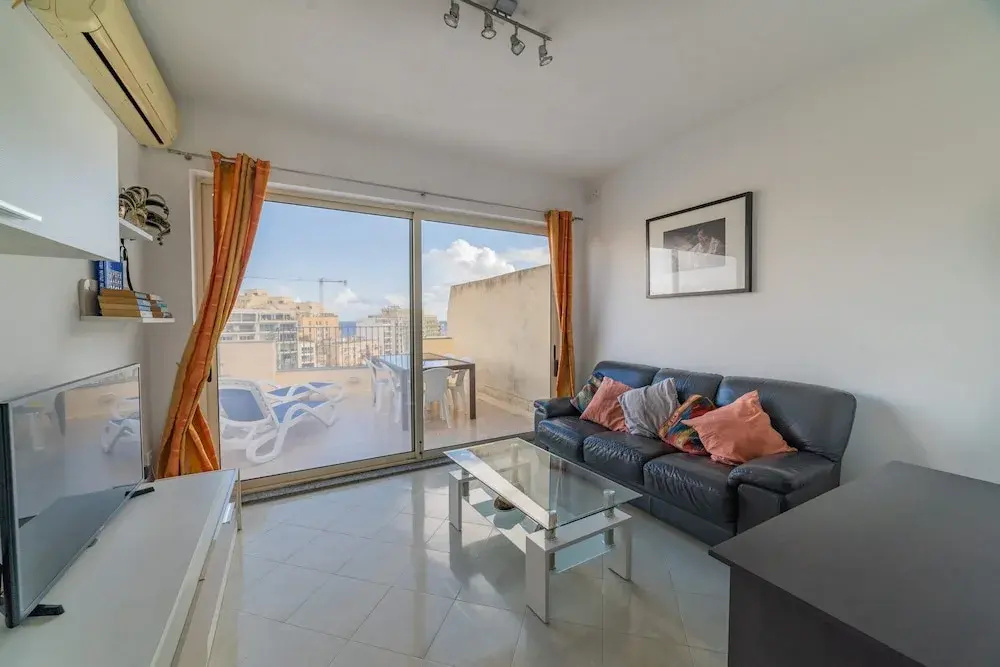 Spinola Court - Stunning Seaview Apartment & Penthouse on Spinola Bay by ShortletsMalta
