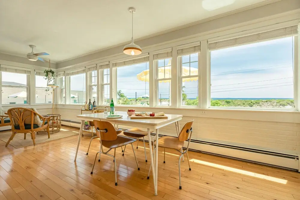 Rye Motor Inn - Oceanfront, Walk to Beach
