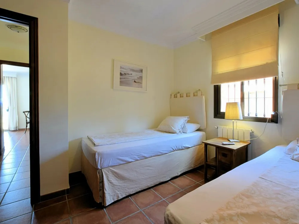 Cozy Holiday Home in Alhaurín de la Torre With Private Pool