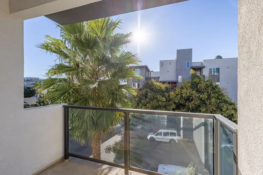 2br Furnished Apartment On Gordon St Hollywood 2 Bedroom Apts by RedAwning