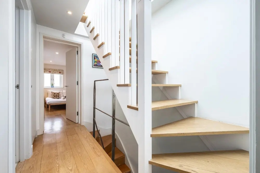 The Stunning Kenway Road House - AJE