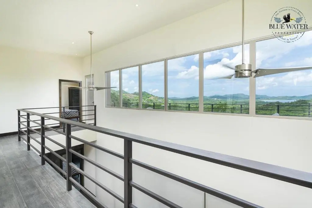 Miramar 28 - A Brand new Modern 4 BR Ocean View home at Mar Vista
