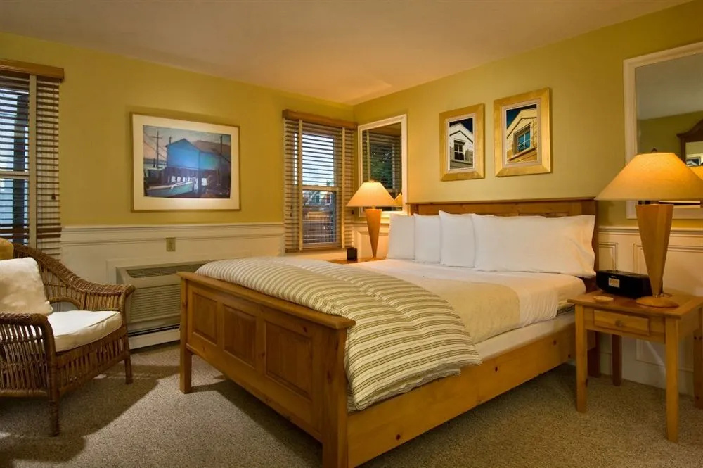 Inn at 7 Central