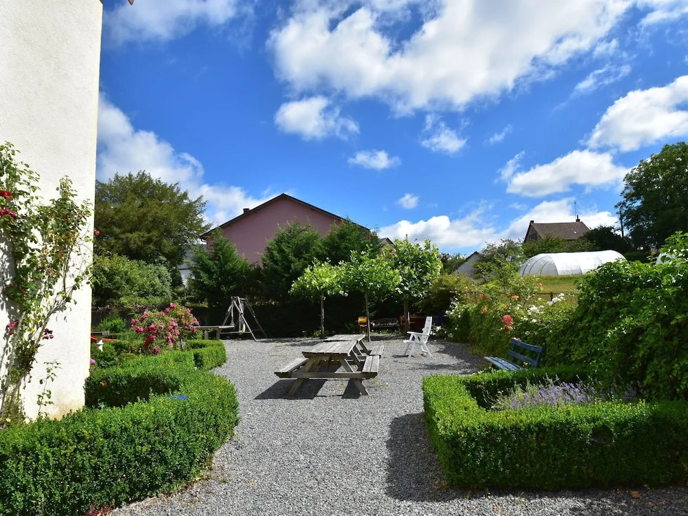 A House Suitable for Groups and Families