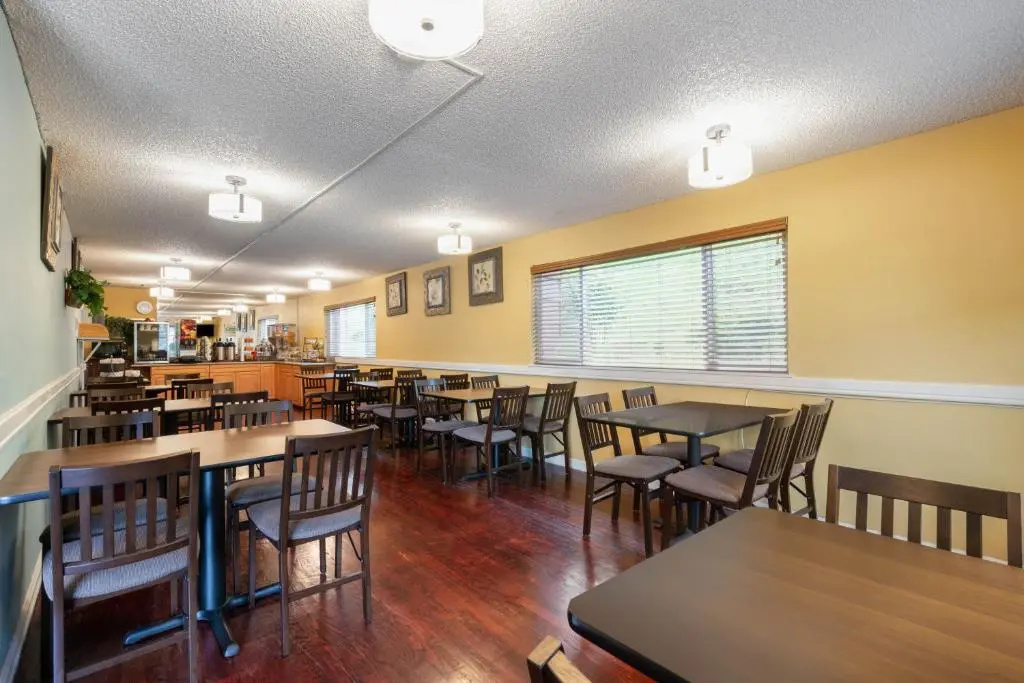 Sutton Suites Hotel