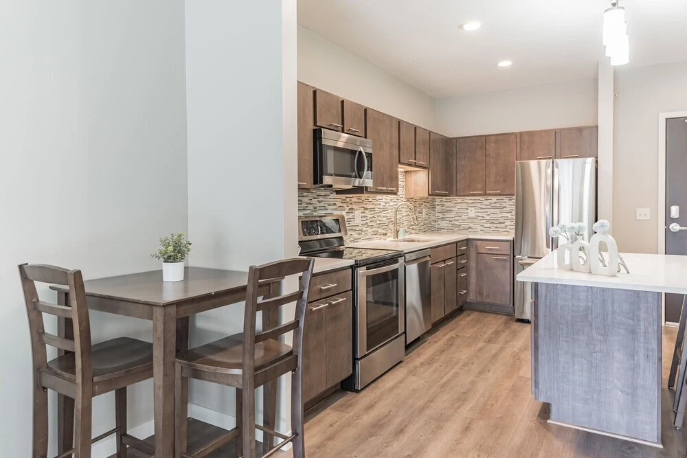 FRONTDESK Confluence on 3rd Apt Downtown Riverwalk Trails