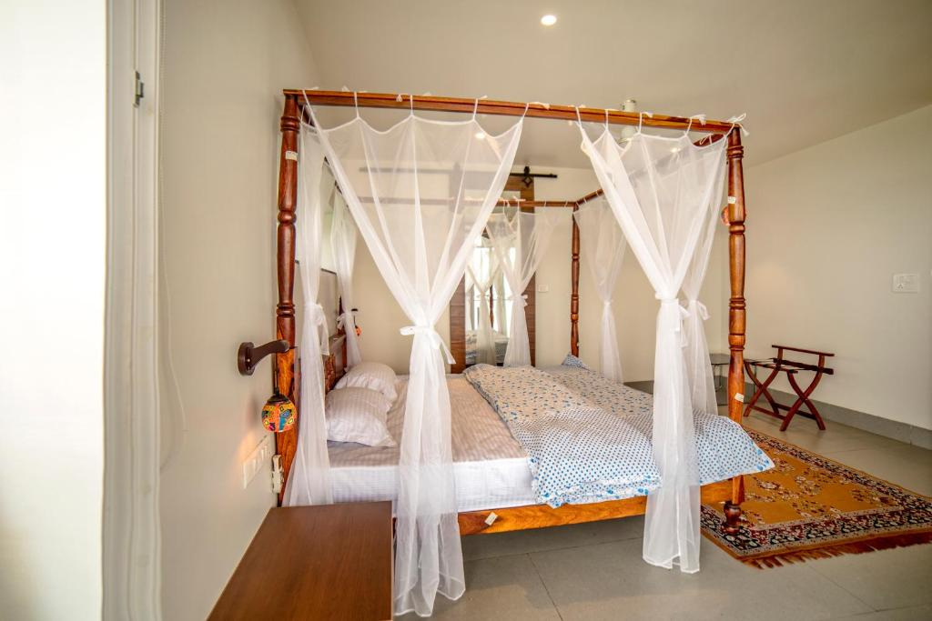 Del Lago Farms by Vista Rooms