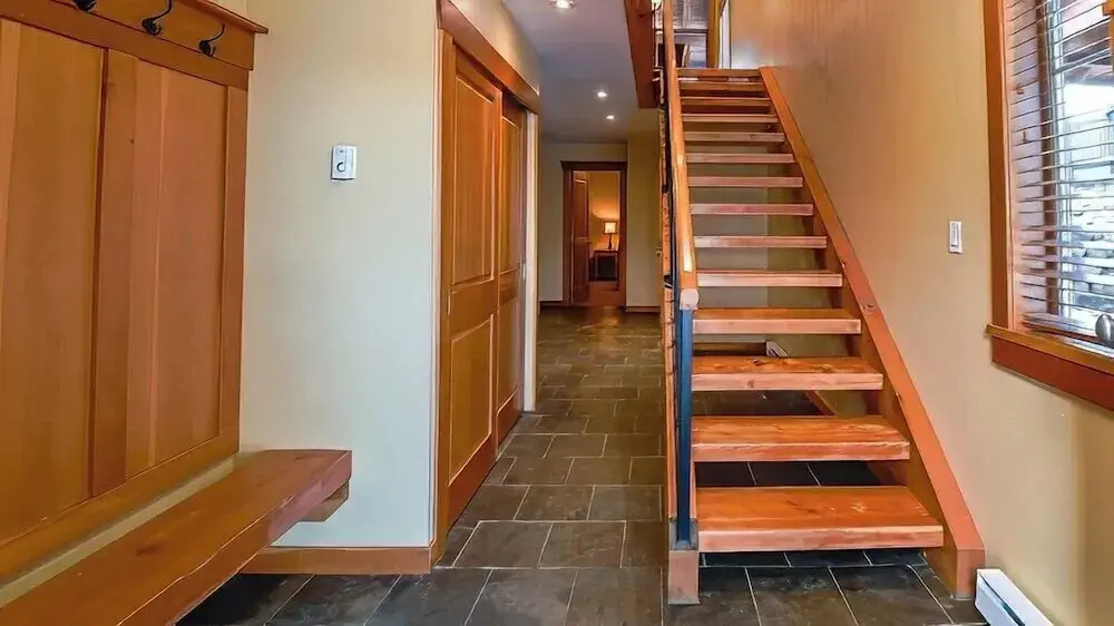 Pinnacle Ridge Chalets by Fernie Lodging Co