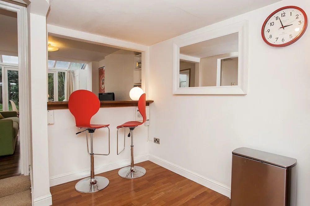Modern 2 Bed Garden Flat, St Johns Wood