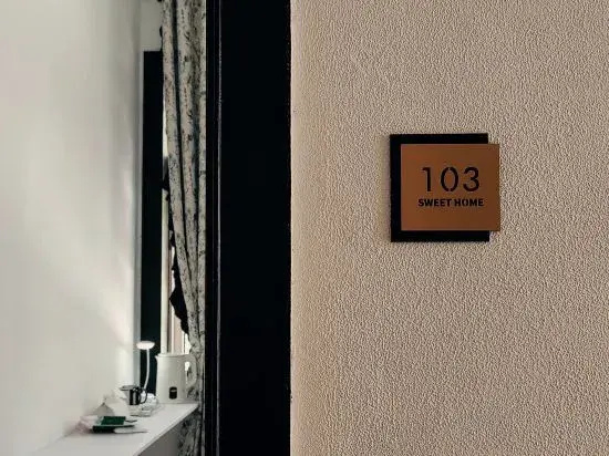 Six small light luxury B&B (Laoshan Scenic Area Store)