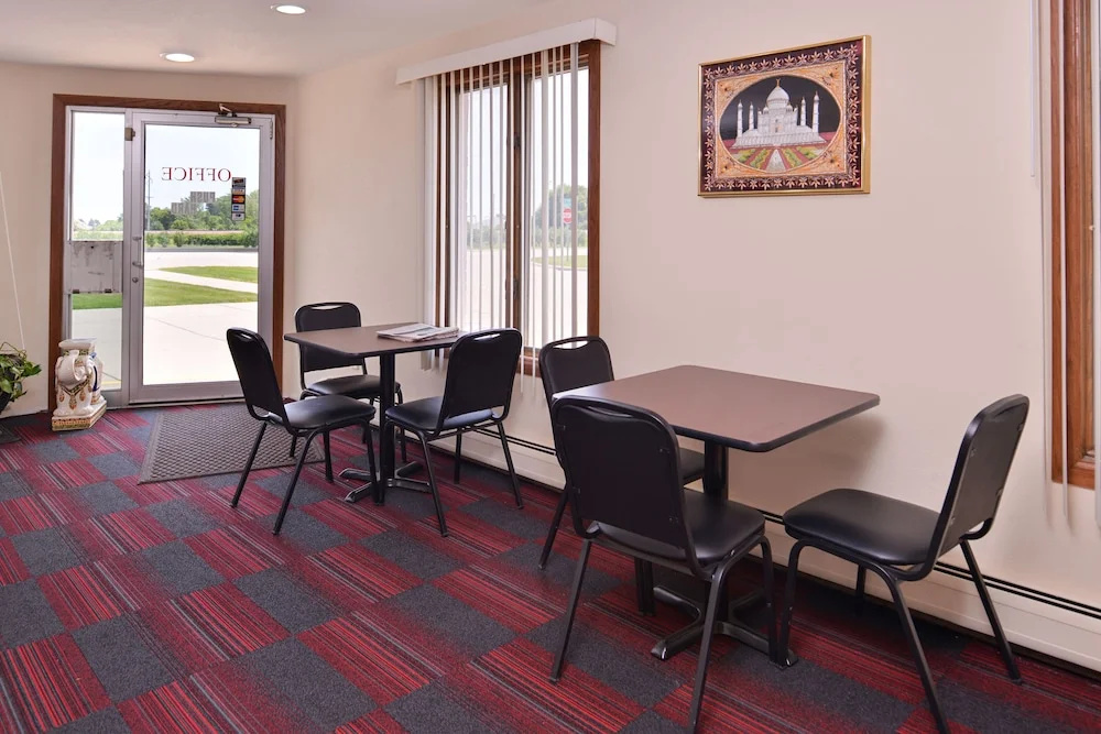 Red Carpet Inn