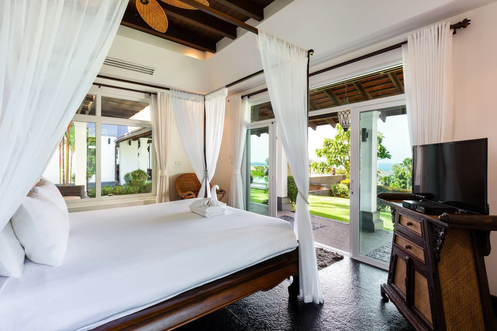 Spectacular Ocean Views 8BR Pool Villa Sawan in Patong! Relax & Play - Billiard, Table football, Gym & Sauna