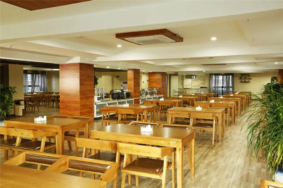 Caifu Holiday Hotel