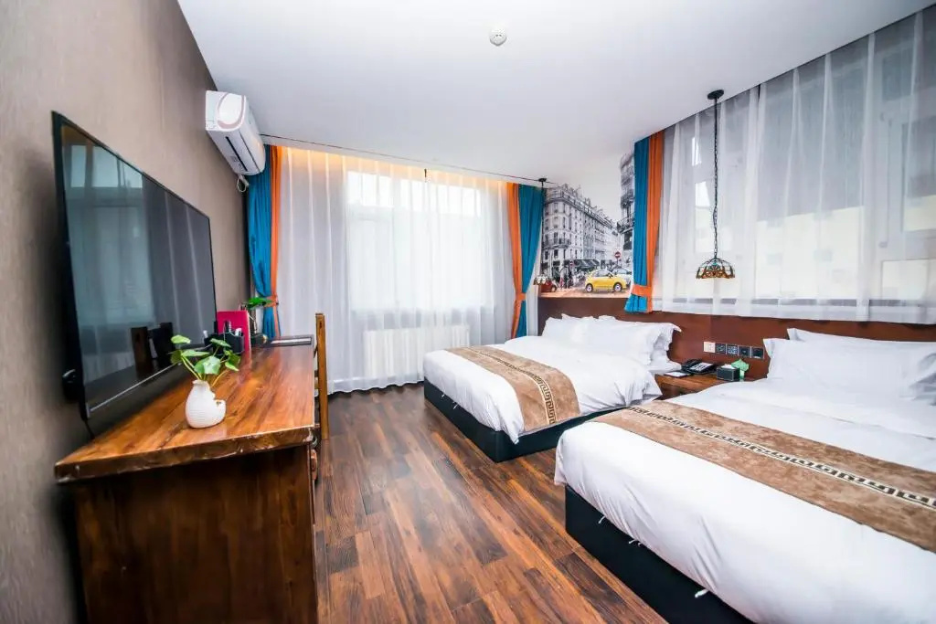 Qingdao MG Hotel l Walking distance to the beach & railway station & St Michaels Cathedral