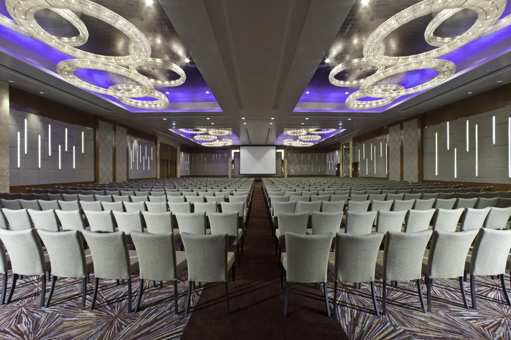 Sheraton Grand Bangalore Hotel at Brigade Gateway