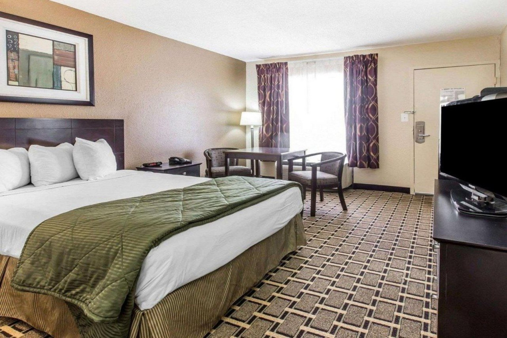 Suburban Studios Hotel Kingsland Near I-95