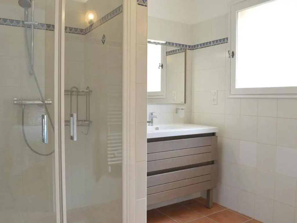 Villa 5 pièces 3 chambres avec jardin, clim, wifi, animaux admis - FR-1-225C-470