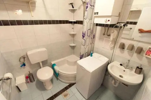 Redhill Apartments