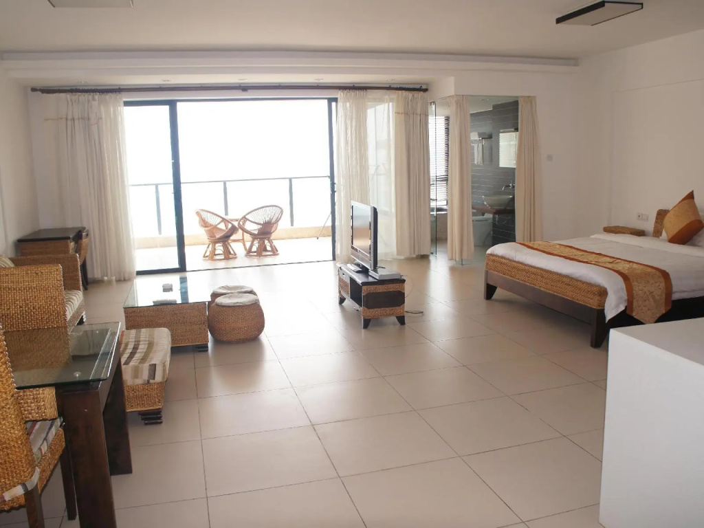 Blue Life Just 18 Hotel