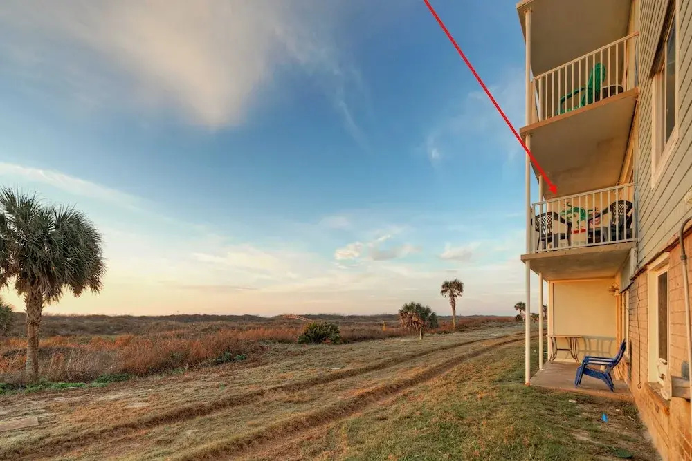 Beachfront Condo w/ Ocean View, 2 Pools, Boardwalk to the Beach Island Getaway
