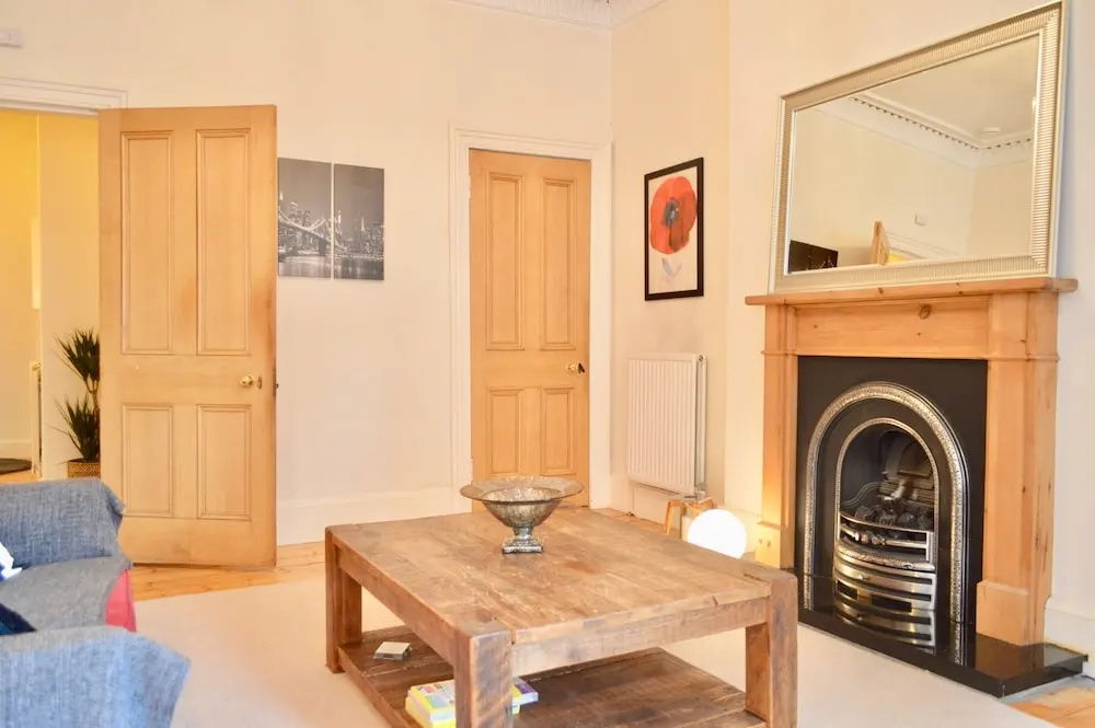 2 Bedroom Morningside Flat