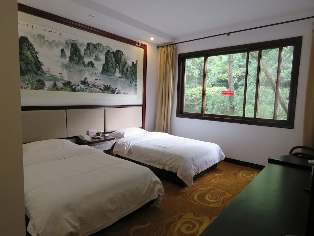 China Town Riverside Garden View Hotel