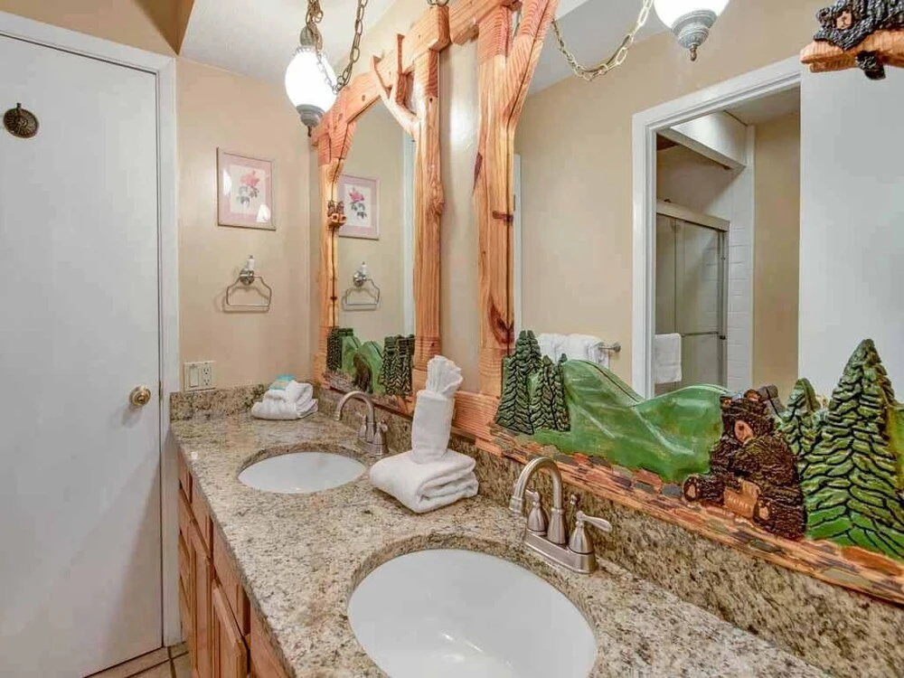 NeverEnding View 3 Bedroom Home with Hot Tub