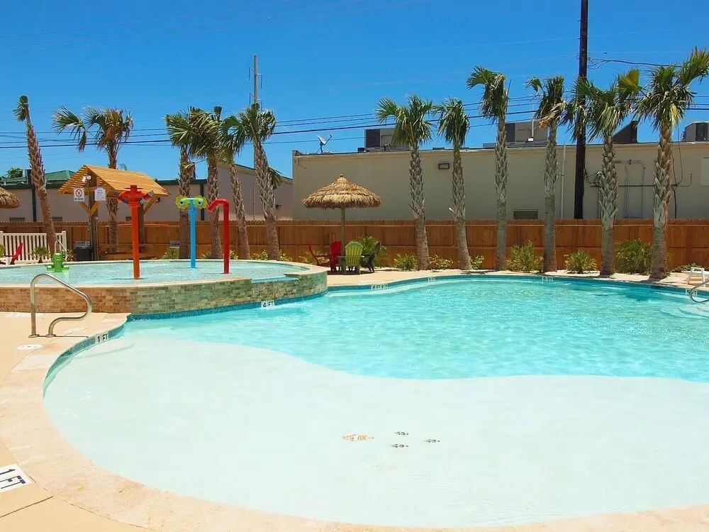 Nemo Cay Resort D148 Poolside by RedAwning