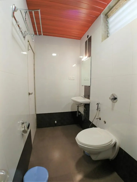 Hotel Mangal Residency Lonavala !! 600 Mts From Lonavala Railway Station !! Couple Friendly !!