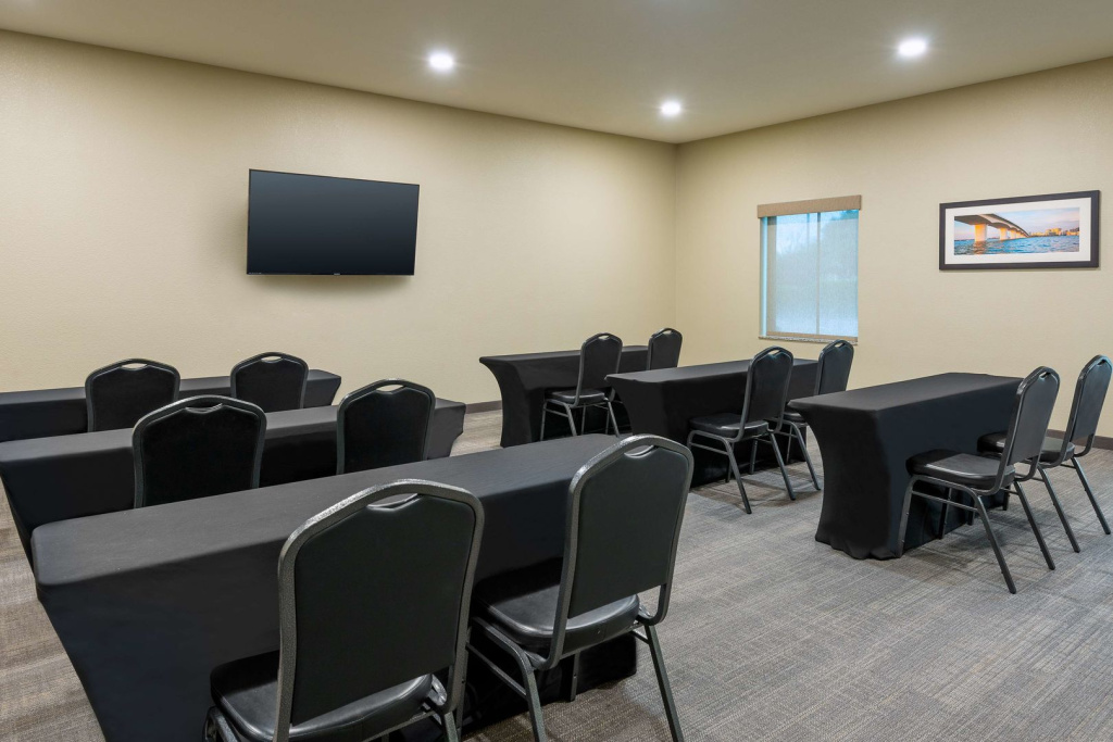 Coral Pointe Sarasota, an Ascend Collection Hotel