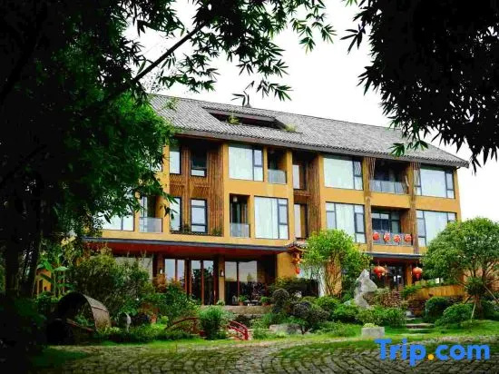 Fusheng Banri Hostel