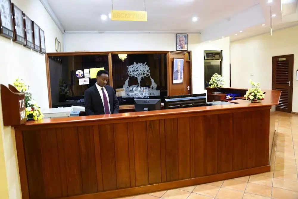 New Safari Hotel