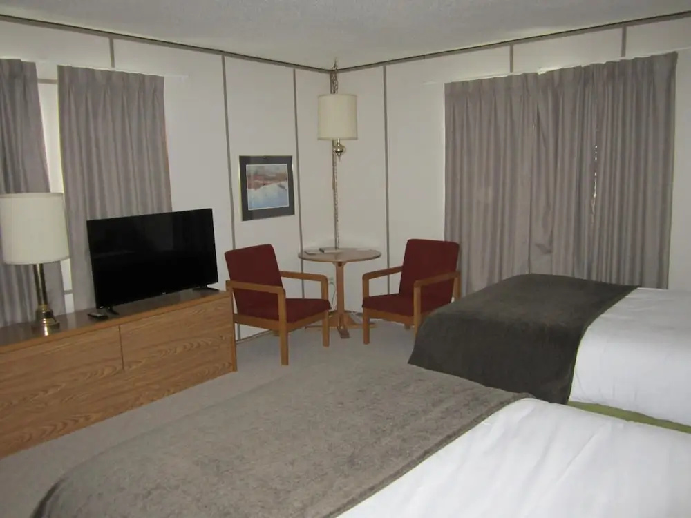 Triple J Hotel & Cabins