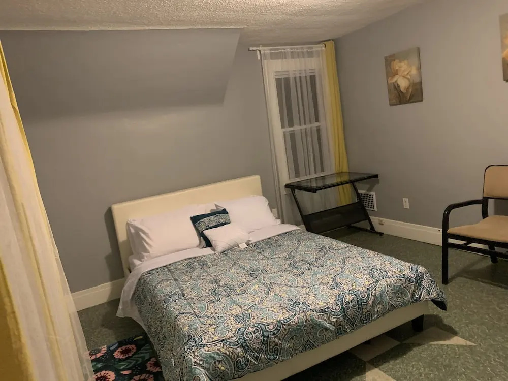 Pontiac Guest House