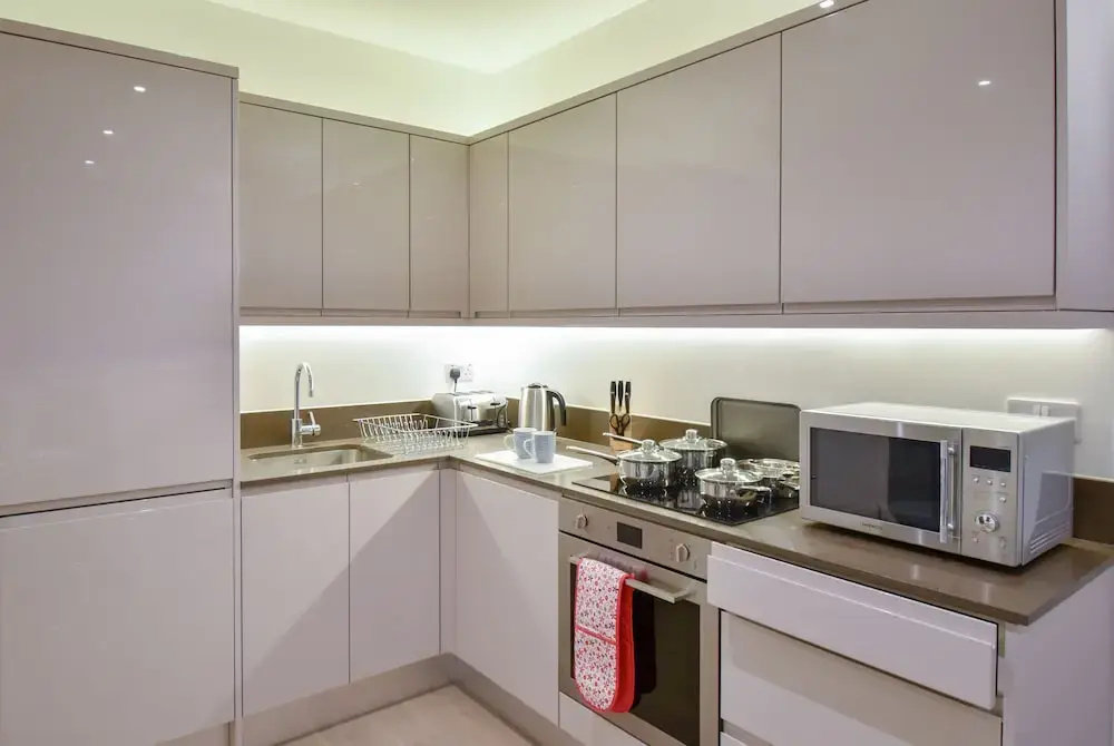 Silbury MK City Apartment With Parking