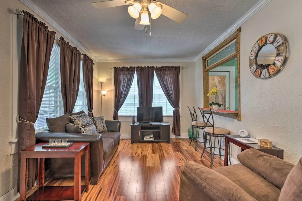 Cozy Gulfport Home: Walk to Beach, Marina & Casino