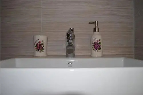 Romanza Studios