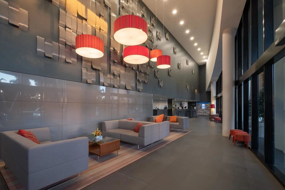 Circle on Cavill - Converted 2 Bedroom Apartments - No Parking Included - Hosted by Wow Stay